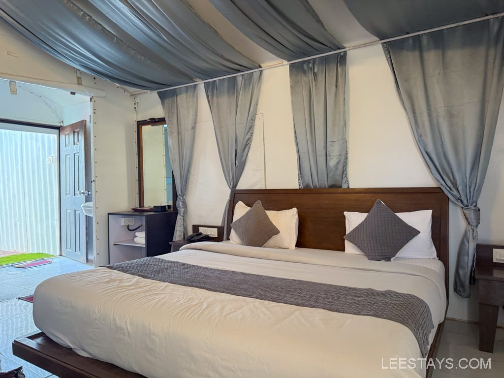 plunge pool cottage room near aamby valley Lonavala-11