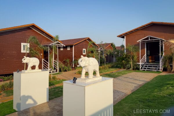 private infinity pool near Pawna lake-14